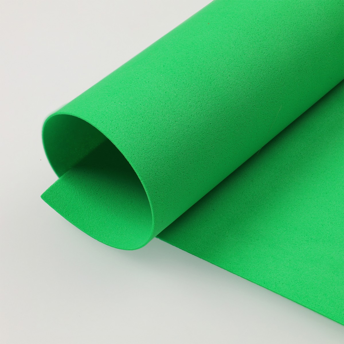 eva-foam-solid-color-0.8mm-18-verde-2500x2500-01-mondo-tessuti