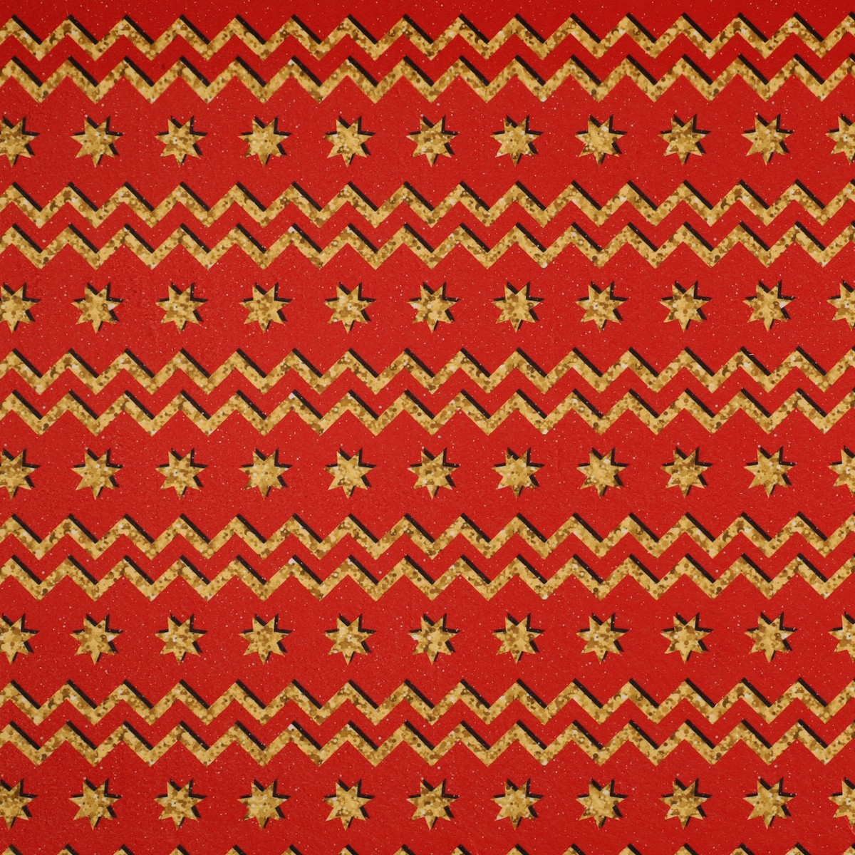 Panno-Lenci-Stampato-All-Over-Stelle-ZigZag-Oro-Fondo-Rosso-Piana-Mondotessuti